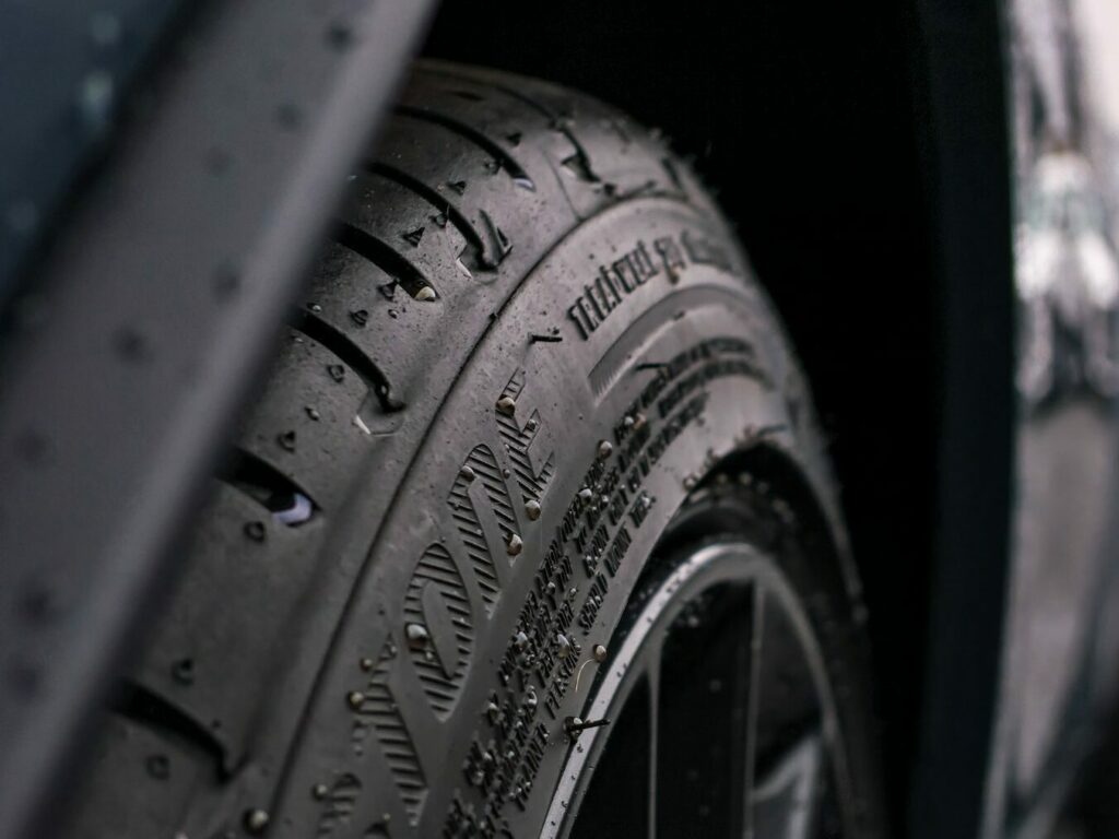 Čínske pneumatiky alebo prémiové značky?